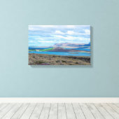 IJsland-ochtendkapje met boerderijen in een fjord Canvas Afdruk (Insitu (Houten vloer))