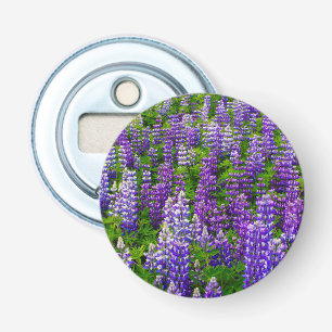 IJsland. Vik i Myrdal. Veld met Lupinen Button Flesopener