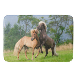 IJslandse paarden die spelen en fokken Badmat