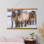 IJslandse paarden in Winter nabij Hofn, IJsland Hangend Wandkleed (Slaapkamer)