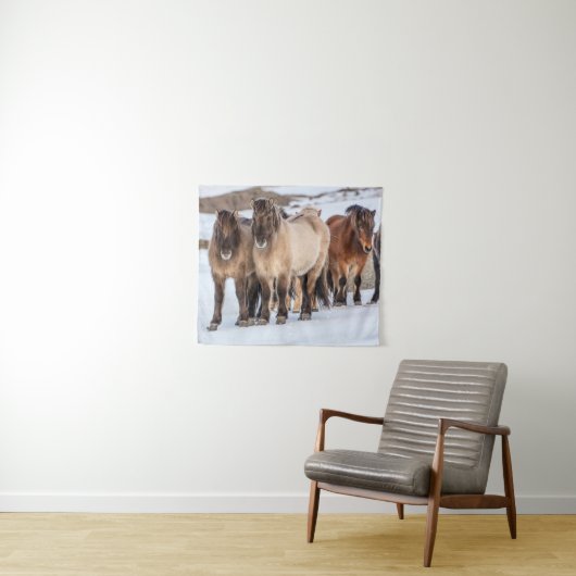 IJslandse paarden in Winter nabij Hofn, IJsland Wandkleed (In Situ (horizontaal))