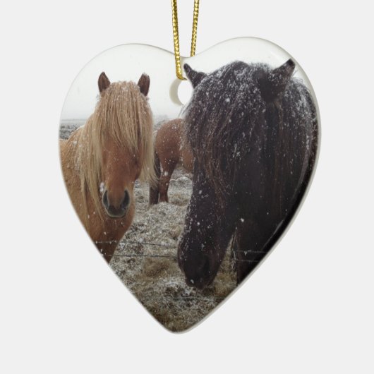 IJslandse Pony's, IJslandse paarden in sneeuw cade Keramisch Ornament (Links)