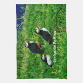 IJslandse Puffins in de zomer Theedoek (Verticaal)