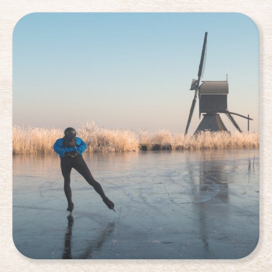 IJsschaatsen voorbij windmolen en riet onderzetter (Voorkant)