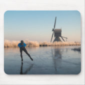 IJsschaatsen voorbij windmolen en rietmousepad Muismat (Voorkant)