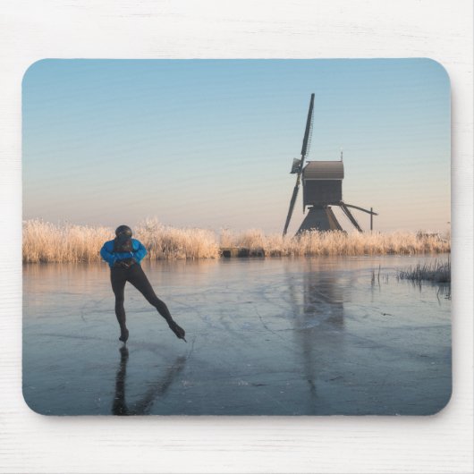 IJsschaatsen voorbij windmolen en rietmousepad Muismat (Voorkant)