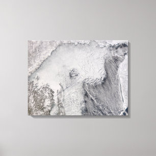 IJsstraten en wolkenstraten in het Zee Okhotsk Canvas Afdruk