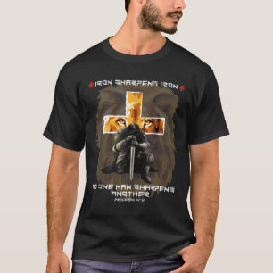 IJzer Sharpens IJzeren Christelijke Scriptsoennen T-shirt