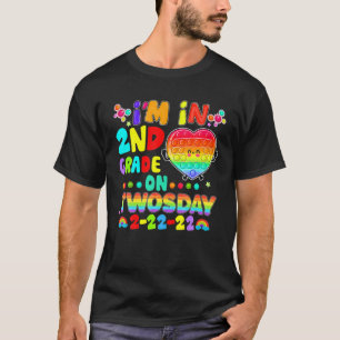 Ik ben 2de graad op 22.22.2022 dinsdag februari t-shirt