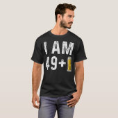 Ik ben 49 plus 1 bier 50e verjaardagscadeau t-shirt (Voorkant volledig)