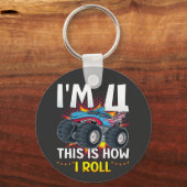 Ik ben 4 zo draai ik Monster Truck Button Sleutelhanger (Voorkant)