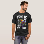 Ik ben 5. Zo kan ik Monster Truck 5th Birthda draa T-shirt (Voorkant volledig)