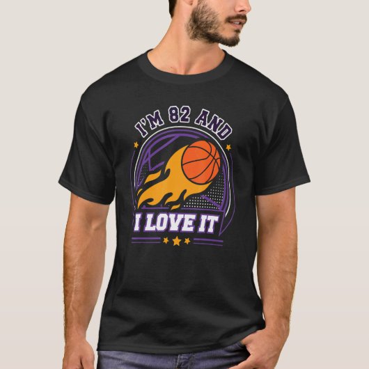 Ik ben 82 en ik hou van het basketbal 82e verjaard t-shirt (Voorkant)