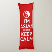 Ik ben Aziatisch dat ik geen kalm kan houden. Lichaamskussen (Achterkant (Verticaal))