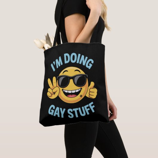 Ik ben bezig met Gay Stuff Meme Funny LGBTQ Pride Tote Bag (Dichtbij)