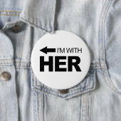 Ik ben bij haar (links) ronde button 4,0 cm (In situ)