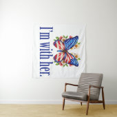 Ik ben bij haar Schattigee Kamala Harris vlinder Wandkleed (In Situ (horizontaal))