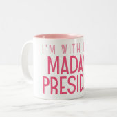 IK BEN BIJ HAAR... TWEEKLEURIGE KOFFIEMOK (Voorkant links)