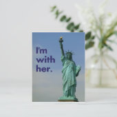 Ik ben bij haar. Vrijheidsbeeld Briefkaart (Staand voorkant)