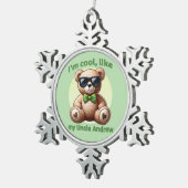 Ik ben Cool Teddy Bear met Green Bow Tin Sneeuwvlok Ornament (Rechts)
