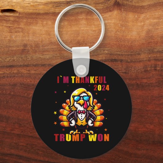 Ik ben dankbaar dat Trump won 2024 nam Amerikaanse Sleutelhanger (Voorkant)