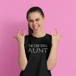 Ik ben de COOLE Tante T-shirt<br><div class="desc">Dit T-shirt "Ik ben de Cool Aunt" geeft de kinderen een groot geschenk voor hun leuke tante. Ook een geweldige manier om aan te kondigen dat je zwanger bent. Het geven van dit grappige shirt is een leuke manier om je zus te laten weten dat je een baby verwacht en...</div>