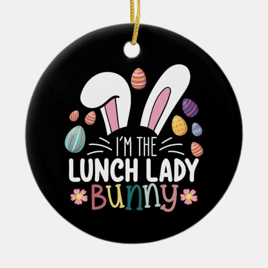 Ik ben de lunchdame Bunny Easter Matching Keramisch Ornament (Voorkant)