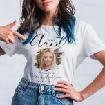 Ik ben de tante | Afstuderen foto T-Shirt<br><div class="desc">Ik ben de tante van Afstuderen Afstuderen-overhemden. Het shirt kenmerkt een gekrast fotoeffect met een moderne sjabloon van de afstuderen tekst. De tekststijl,  de grootte en de kleur kunnen worden veranderd door op de pas verdere verbinding na het personaliseren te klikken.</div>