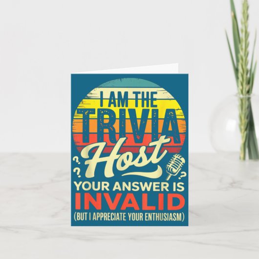 Ik ben de Trivia Host - Grappige Host Trivia Night Kaart (Voorkant)