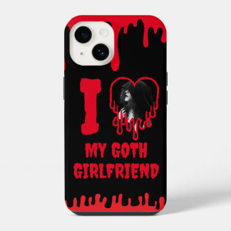 Ik ben dol op mijn Gothic Vriendin die de Rode Har iPhone 14 Hoesje