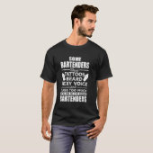 Ik ben een aantal Bartenders Bartending Funny T-shirt (Voorkant volledig)