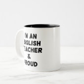 IK BEN EEN ENGELSE LERAAR EN PROUD TWEEKLEURIGE KOFFIEMOK (Voorkant links)