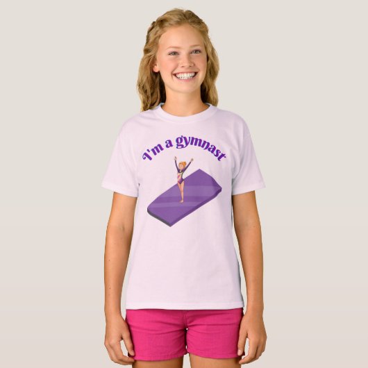 Ik ben een gymnast, meisje met leotard op Paarse G T-shirt (Voorkant volledig)