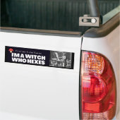 Ik ben een heks die zich verdraagt. bumpersticker (Op Truck)