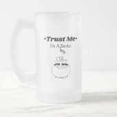 Ik ben een heks dokter matglas bierpul (Links)