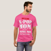 IK BEN EEN K-Pop MOEDER K-Pop MOEDER T-shirt (Voorkant volledig)