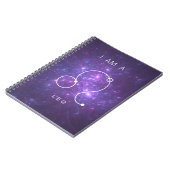 Ik ben een Leo Paars Zodiac Sign Notitieboek (Linkerzijde)