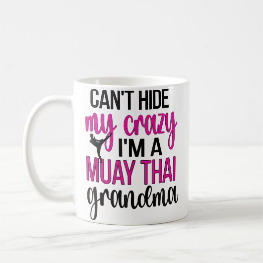 IK BEN EEN Moay Thai Oma Moay Thai Grootmoeder Koffiemok (Links)