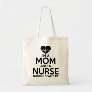 Ik ben een moeder en een verpleegster... niets maa tote bag
