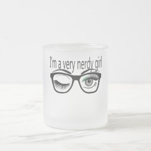 Ik ben een nerdy meisje met een groene oogschaduw matglas koffiemok