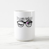 Ik ben een nerdy meisje met roze oogschaduw magische mok (Midden)