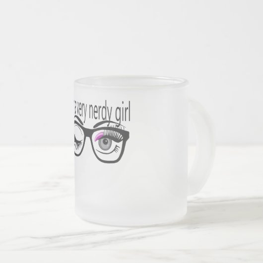 Ik ben een nerdy meisje met roze oogschaduw matglas koffiemok (Voorkant rechts)