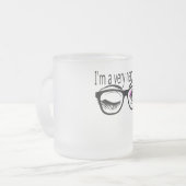 Ik ben een nerdy meisje met roze oogschaduw matglas koffiemok (Voorkant links)