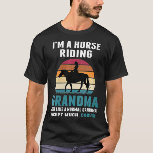 Ik ben een paard dat oma net als een man met een N T-shirt