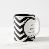 Ik ben een rare dame. tweekleurige koffiemok (Voorkant rechts)