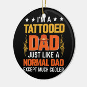 Ik ben een tatoeëerde vader, net als een normaal p keramisch ornament (Links)