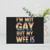 Ik ben geen homo maar mijn vrouw is LGBT Rainbow W Kaart (Staand voorkant)