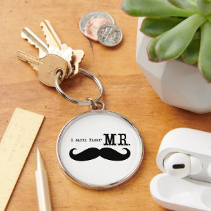 Ik ben haar Mr Mustache Grooms Gifts. Sleutelhanger