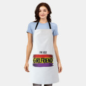 Ik ben haar vriendin Regenboog Pride Vector T-shir Schort (Gedragen)