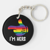 Ik ben Hers Rainbow Lesbian Couple Funny LGBT Prid Sleutelhanger (Achterkant)